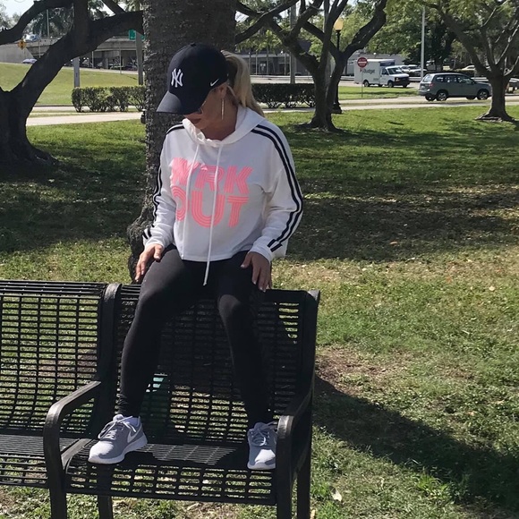 Light sweater top - Picture 2 of 5